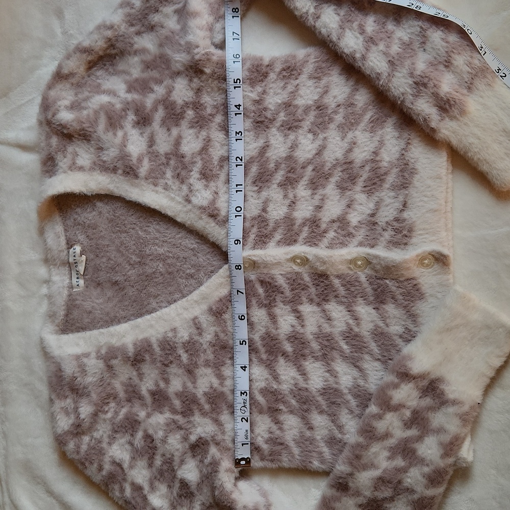 Aeropostale, Women's  Soft, Fuzzy,  Fall, Winter, Cropped Button-Up, Sweater - Picture 7 of 9
